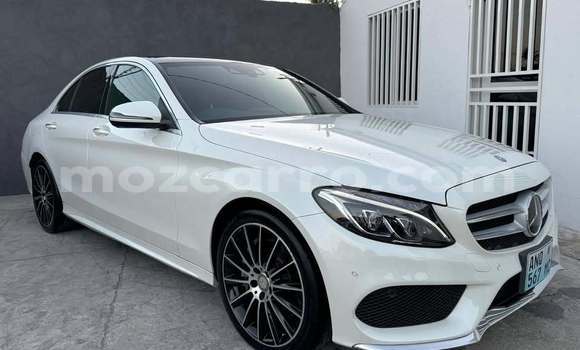 Buy Used Mercedes‒Benz C-Class White Car in Catandica in Manica Buy Used Mercedes‒Benz C-Class White Car in Catandica in Manica
