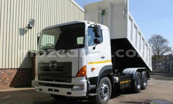 Comprar Usado Hino Ranger Branco Caminhão em Gilé em Zambezia Comprar Usado Hino Ranger Branco Caminhão em Gilé em Zambezia