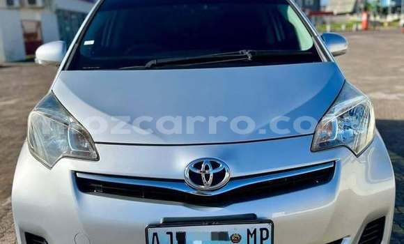 Buy Used Toyota RAV4 White Car in Caia in Sofala