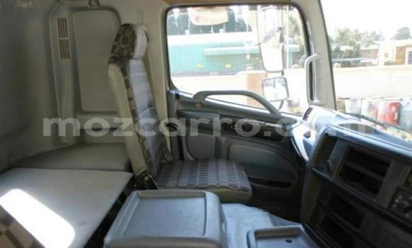 Comprar Usado Hino Ranger Branco Caminhão em Gilé em Zambezia Comprar Usado Hino Ranger Branco Caminhão em Gilé em Zambezia