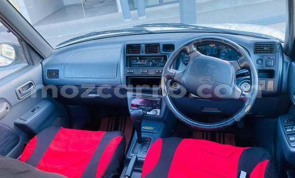 Comprar Usado Toyota RAV4 Branco Carro em Bela Vista em Maputo Comprar Usado Toyota RAV4 Branco Carro em Bela Vista em Maputo