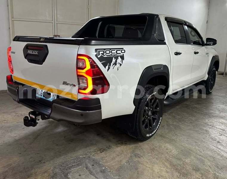 Big with watermark toyota hilux sofala buzi 35185