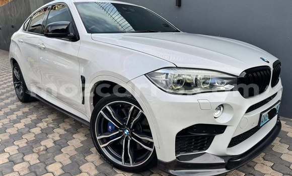 Tenga Tsaru BMW X6 M Chena Mota in Beautiful vista in Maputo Tenga Tsaru BMW X6 M Chena Mota in Beautiful vista in Maputo