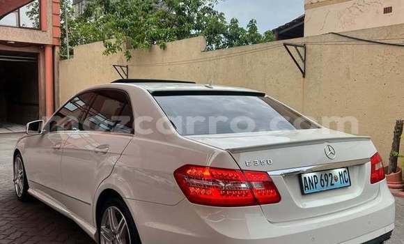 Buy Used Mercedes‒Benz E-Class White Car in Búzi in Sofala Buy Used Mercedes‒Benz E-Class White Car in Búzi in Sofala