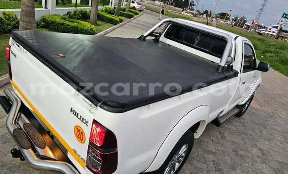 Buy Used Toyota Hilux White Car in Caia in Sofala Buy Used Toyota Hilux White Car in Caia in Sofala