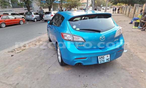 Buy Used Mazda Axela Blue Car in Búzi in Sofala Buy Used Mazda Axela Blue Car in Búzi in Sofala