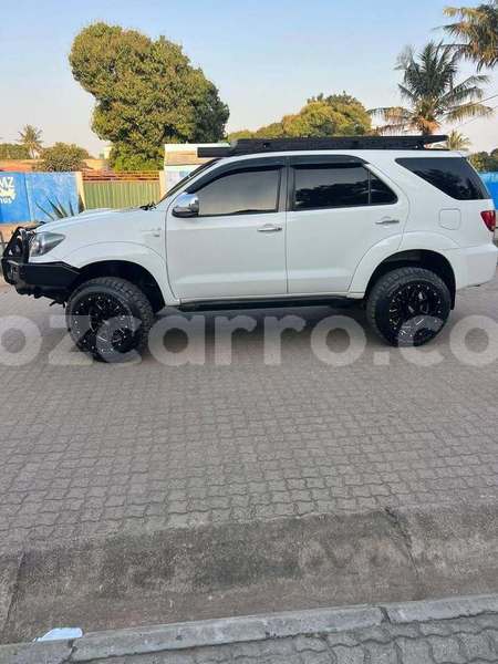 Big with watermark toyota fortuner sofala buzi 35211