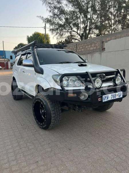 Big with watermark toyota fortuner sofala buzi 35211