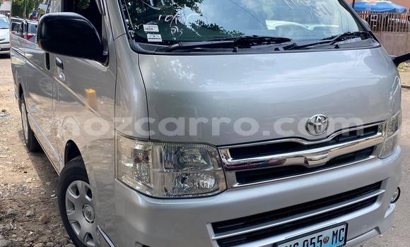 Comprar Usado Toyota Hiace Prata Carro em Maputo em Maputo