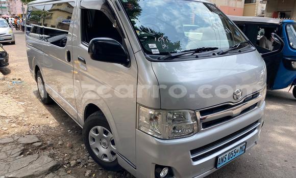 Buy Used Toyota Hiace Silver Car in Maputo in Maputo Buy Used Toyota Hiace Silver Car in Maputo in Maputo