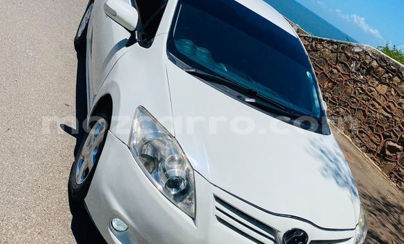 Nunua Ilio tumika Toyota Auris Nyeupe Gari ndani ya Maputo nchini Maputo