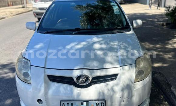 Tenga Tsaru Toyota Auris Chena Mota in Maputo in Maputo