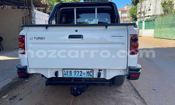 Comprar Usado Mahindra Bolero Branco Carro em Maputo em Maputo Comprar Usado Mahindra Bolero Branco Carro em Maputo em Maputo