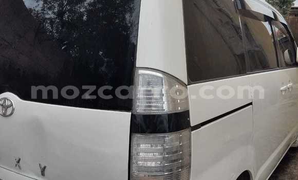 Buy Used Toyota Voxy White Car in Maputo in Maputo Buy Used Toyota Voxy White Car in Maputo in Maputo