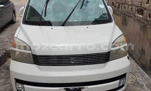 Buy Used Toyota Voxy White Car in Maputo in Maputo Buy Used Toyota Voxy White Car in Maputo in Maputo