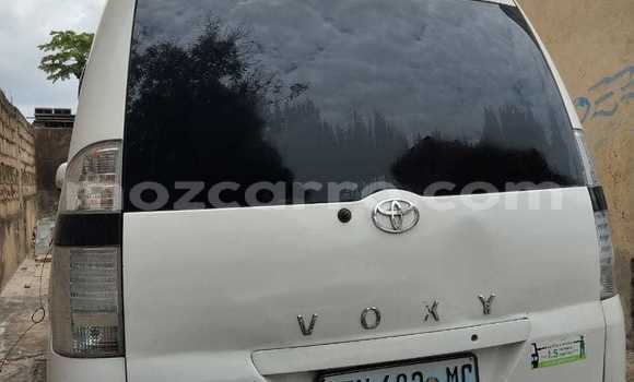 Buy Used Toyota Voxy White Car in Maputo in Maputo Buy Used Toyota Voxy White Car in Maputo in Maputo