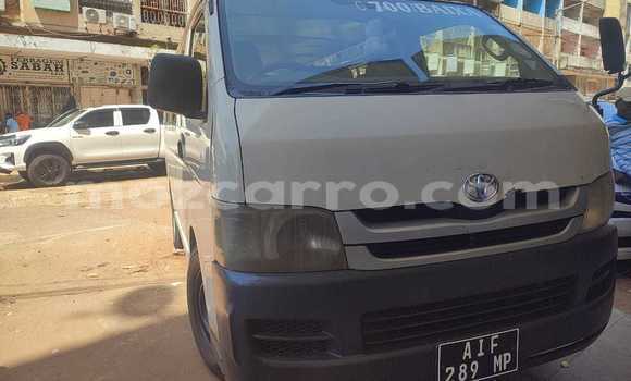 Buy Used Toyota Hiace White Car in Maputo in Maputo Buy Used Toyota Hiace White Car in Maputo in Maputo
