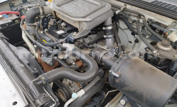 Buy Used Nissan Hardbody White Car in Maputo in Maputo Buy Used Nissan Hardbody White Car in Maputo in Maputo