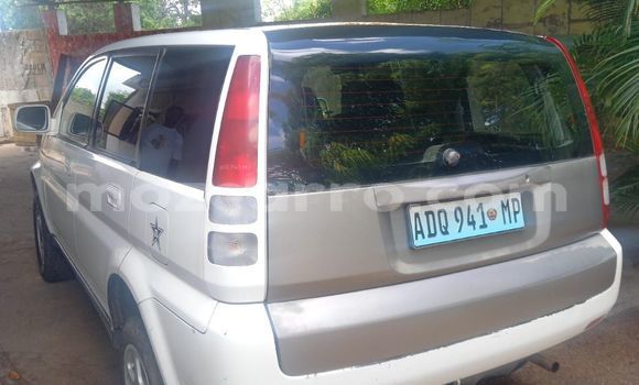 Nunua Ilio tumika Honda HR-V Nyeupe Gari ndani ya Maputo nchini Maputo Nunua Ilio tumika Honda HR-V Nyeupe Gari ndani ya Maputo nchini Maputo