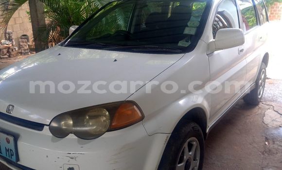Nunua Ilio tumika Honda HR-V Nyeupe Gari ndani ya Maputo nchini Maputo Nunua Ilio tumika Honda HR-V Nyeupe Gari ndani ya Maputo nchini Maputo