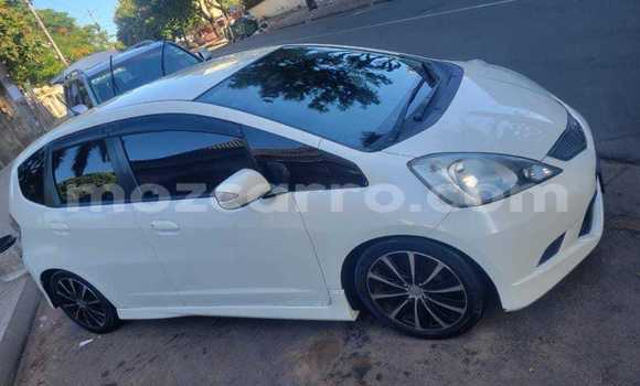 Buy Used Honda Fit White Car in Maputo in Maputo Buy Used Honda Fit White Car in Maputo in Maputo