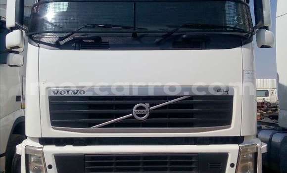 Comprar Usado Volvo F4 Branco Caminhão em Maputo em Maputo