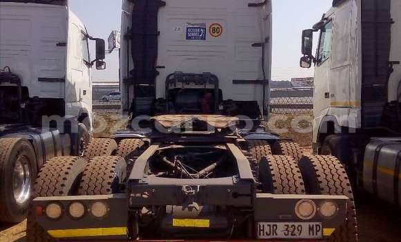 Buy Used Volvo F4 White Truck in Maputo in Maputo Buy Used Volvo F4 White Truck in Maputo in Maputo