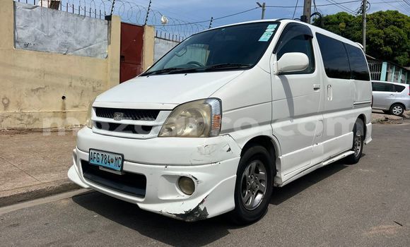 Comprar Usado Toyota Regius Branco Carro em Maputo em Maputo Comprar Usado Toyota Regius Branco Carro em Maputo em Maputo