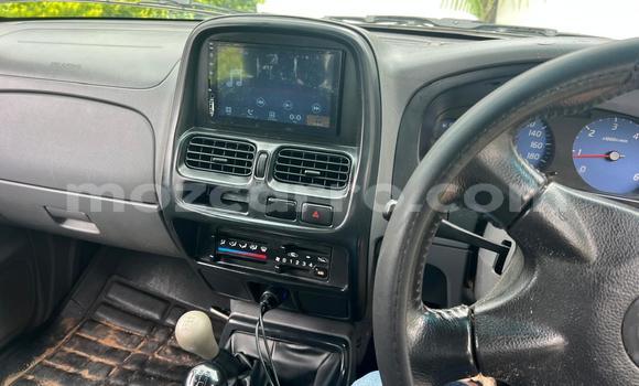 Nunua Ilio tumika Nissan Hardbody Nyeupe Gari ndani ya Maputo nchini Maputo Nunua Ilio tumika Nissan Hardbody Nyeupe Gari ndani ya Maputo nchini Maputo