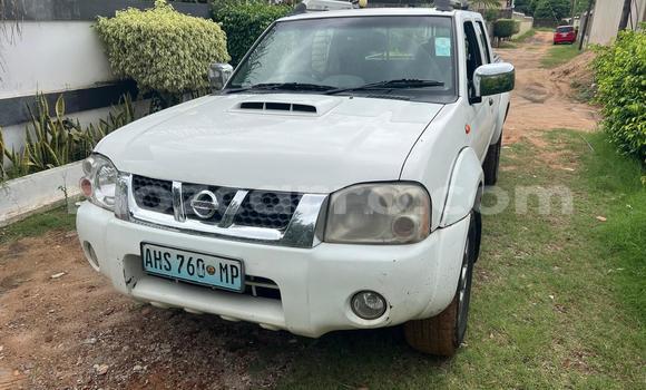 Nunua Ilio tumika Nissan Hardbody Nyeupe Gari ndani ya Maputo nchini Maputo Nunua Ilio tumika Nissan Hardbody Nyeupe Gari ndani ya Maputo nchini Maputo
