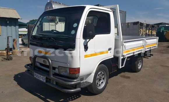 Buy Used Nissan UD White Truck in Maputo in Maputo Buy Used Nissan UD White Truck in Maputo in Maputo
