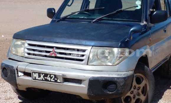 Comprar Usado Mitsubishi Pajero iO Azul Carro em Maputo em Maputo Comprar Usado Mitsubishi Pajero iO Azul Carro em Maputo em Maputo