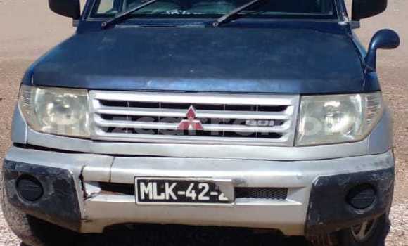 Comprar Usado Mitsubishi Pajero iO Azul Carro em Maputo em Maputo Comprar Usado Mitsubishi Pajero iO Azul Carro em Maputo em Maputo