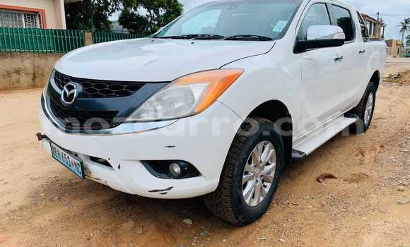 Nunua Ilio tumika Mazda BT-50 Nyeupe Gari ndani ya Maputo nchini Maputo