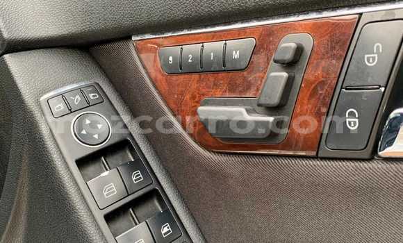 Comprar Usado Mercedes-Benz C-Classe Prata Carro em Maputo em Maputo Comprar Usado Mercedes-Benz C-Classe Prata Carro em Maputo em Maputo