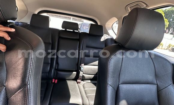 Nunua Ilio tumika Mazda CX-5 Nyekundu Gari ndani ya Maputo nchini Maputo Nunua Ilio tumika Mazda CX-5 Nyekundu Gari ndani ya Maputo nchini Maputo