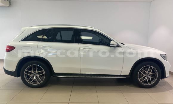 Comprar Usado Mercedes-Benz GLC 250D Branco Carro em Maputo em Maputo Comprar Usado Mercedes-Benz GLC 250D Branco Carro em Maputo em Maputo