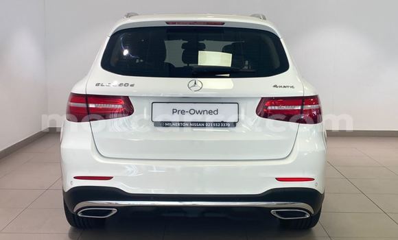 Comprar Usado Mercedes-Benz GLC 250D Branco Carro em Maputo em Maputo Comprar Usado Mercedes-Benz GLC 250D Branco Carro em Maputo em Maputo