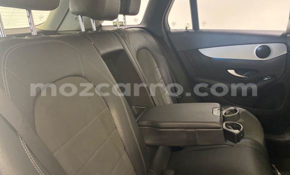 Comprar Usado Mercedes-Benz GLC 250D Branco Carro em Maputo em Maputo Comprar Usado Mercedes-Benz GLC 250D Branco Carro em Maputo em Maputo