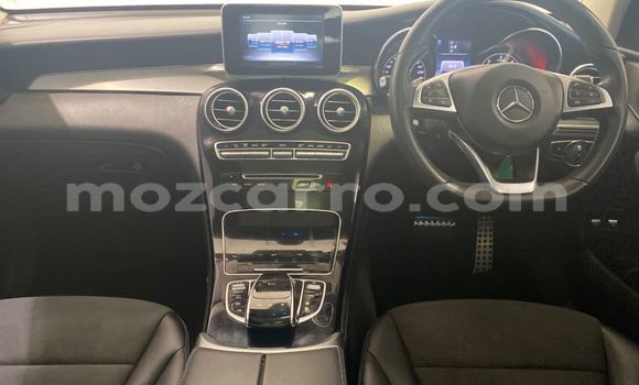 Comprar Usado Mercedes-Benz GLC 250D Branco Carro em Maputo em Maputo Comprar Usado Mercedes-Benz GLC 250D Branco Carro em Maputo em Maputo