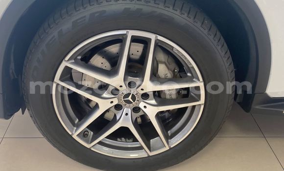 Comprar Usado Mercedes-Benz GLC 250D Branco Carro em Maputo em Maputo Comprar Usado Mercedes-Benz GLC 250D Branco Carro em Maputo em Maputo