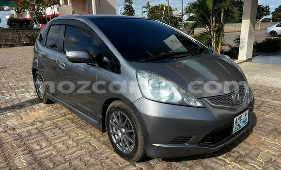 Nunua Ilio tumika Honda Fit Fedha Gari ndani ya Maputo nchini Maputo