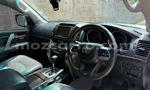 Comprar Usado Toyota Land Cruiser Branco Carro em Maputo em Maputo Comprar Usado Toyota Land Cruiser Branco Carro em Maputo em Maputo