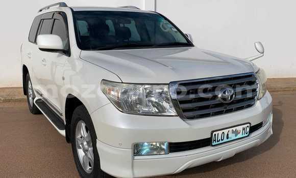 Comprar Usado Toyota Land Cruiser Branco Carro em Maputo em Maputo
