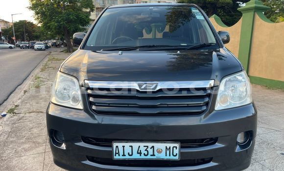 Comprar Usado Toyota Noah Preto Carro em Maputo em Maputo