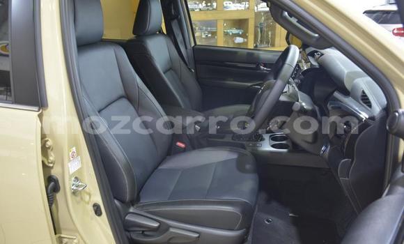 Comprar Usado Toyota Hilux Bege Carro em Gilé em Zambezia Comprar Usado Toyota Hilux Bege Carro em Gilé em Zambezia