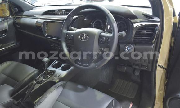 Comprar Usado Toyota Hilux Bege Carro em Gilé em Zambezia Comprar Usado Toyota Hilux Bege Carro em Gilé em Zambezia