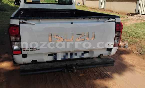 Tenga Tsaru Isuzu D-MAX Chena Mota in Maputo in Maputo Tenga Tsaru Isuzu D-MAX Chena Mota in Maputo in Maputo