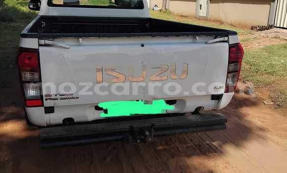 Tenga Tsaru Isuzu D-MAX Chena Mota in Maputo in Maputo Tenga Tsaru Isuzu D-MAX Chena Mota in Maputo in Maputo