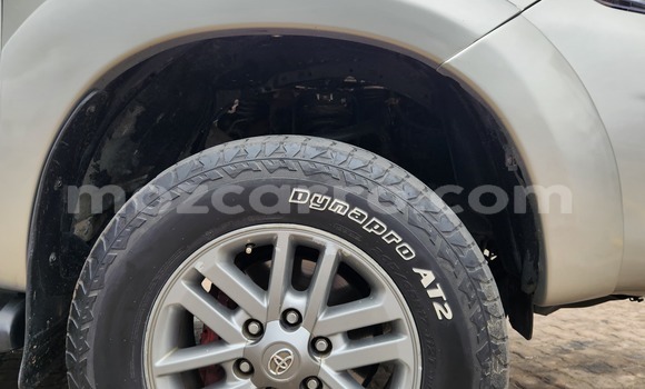 Nunua Ilio tumika Toyota Hilux Fedha Gari ndani ya Maputo nchini Maputo Nunua Ilio tumika Toyota Hilux Fedha Gari ndani ya Maputo nchini Maputo